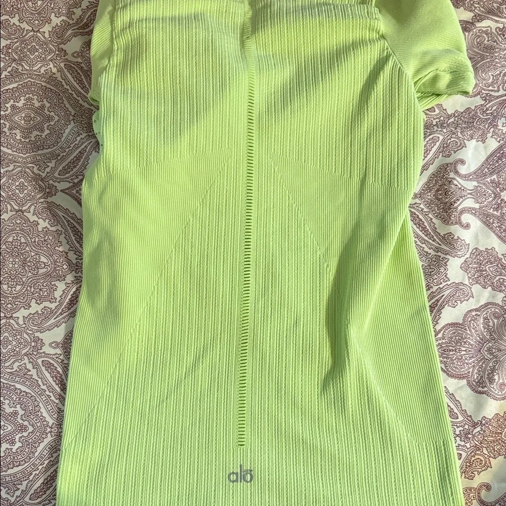 ALO Yoga Light Green Long Sleeve Blouse​